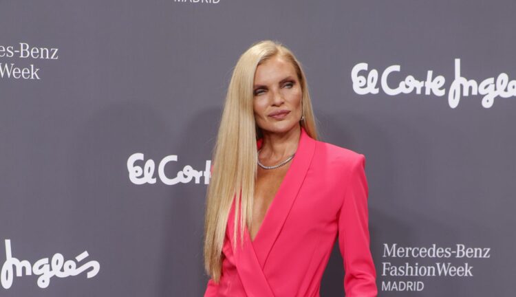 ALFOMBRA NEGRA MBFW X EL CORTE INGLÉS